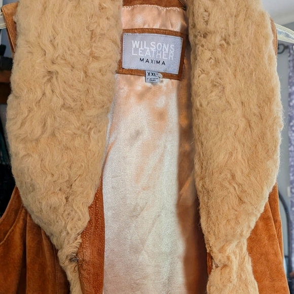 Tan Suede and faux fur long vest.in excellent condition - Picture 1 of 3
